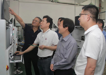 國家產(chǎn)業(yè)基礎(chǔ)專家委員會專家、尋找中國制造業(yè)隱形冠軍編委會到我司考察指導(dǎo)